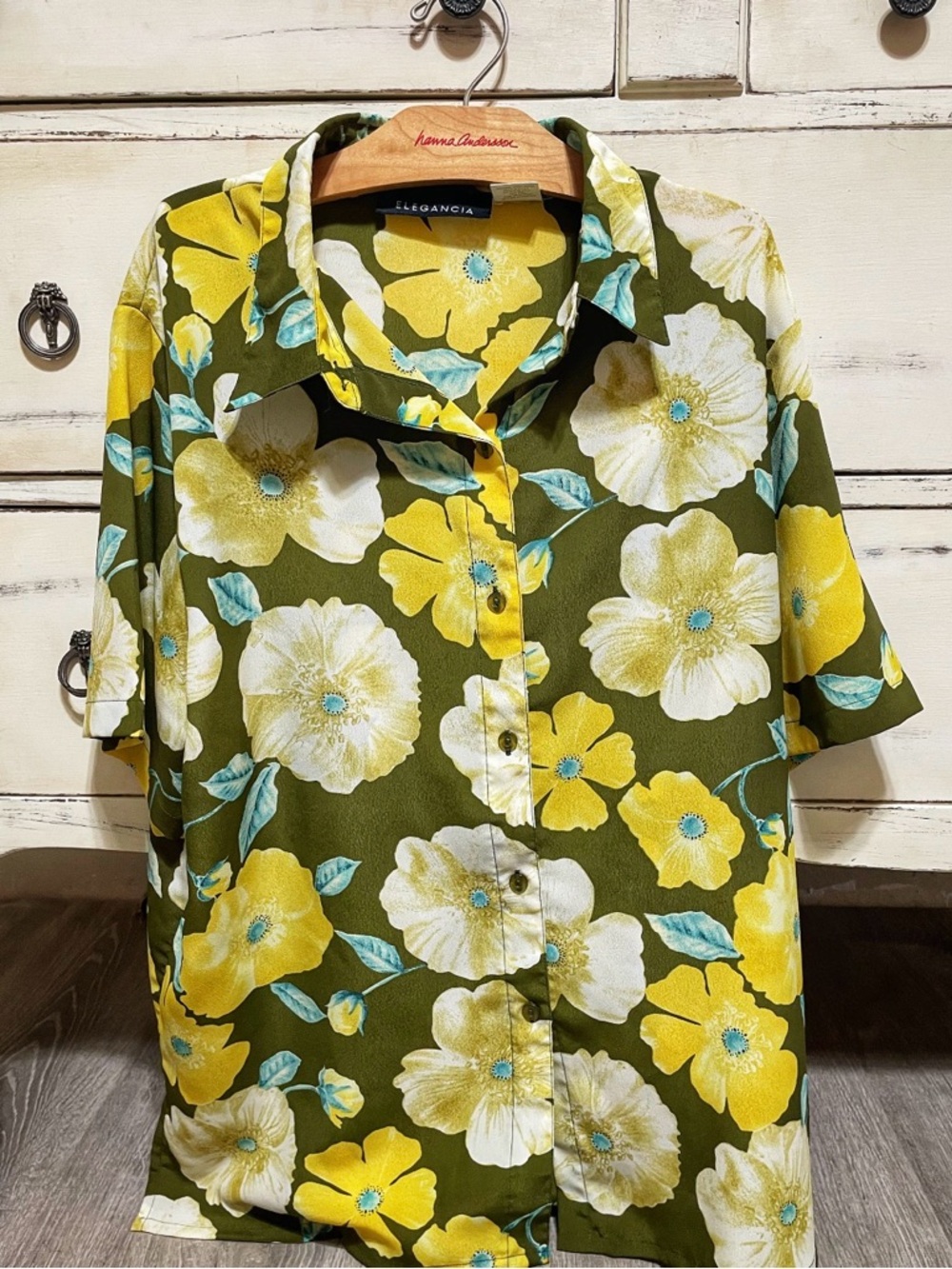 Vintage Olive Green Floral Button-Up Top – Size XL | Vintage-Inspired Elegancia